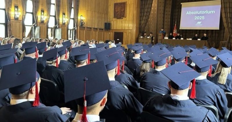 Uroczystość wręczenia dyplomów absolwentom fizjoterapii na ZWKF Gorzów